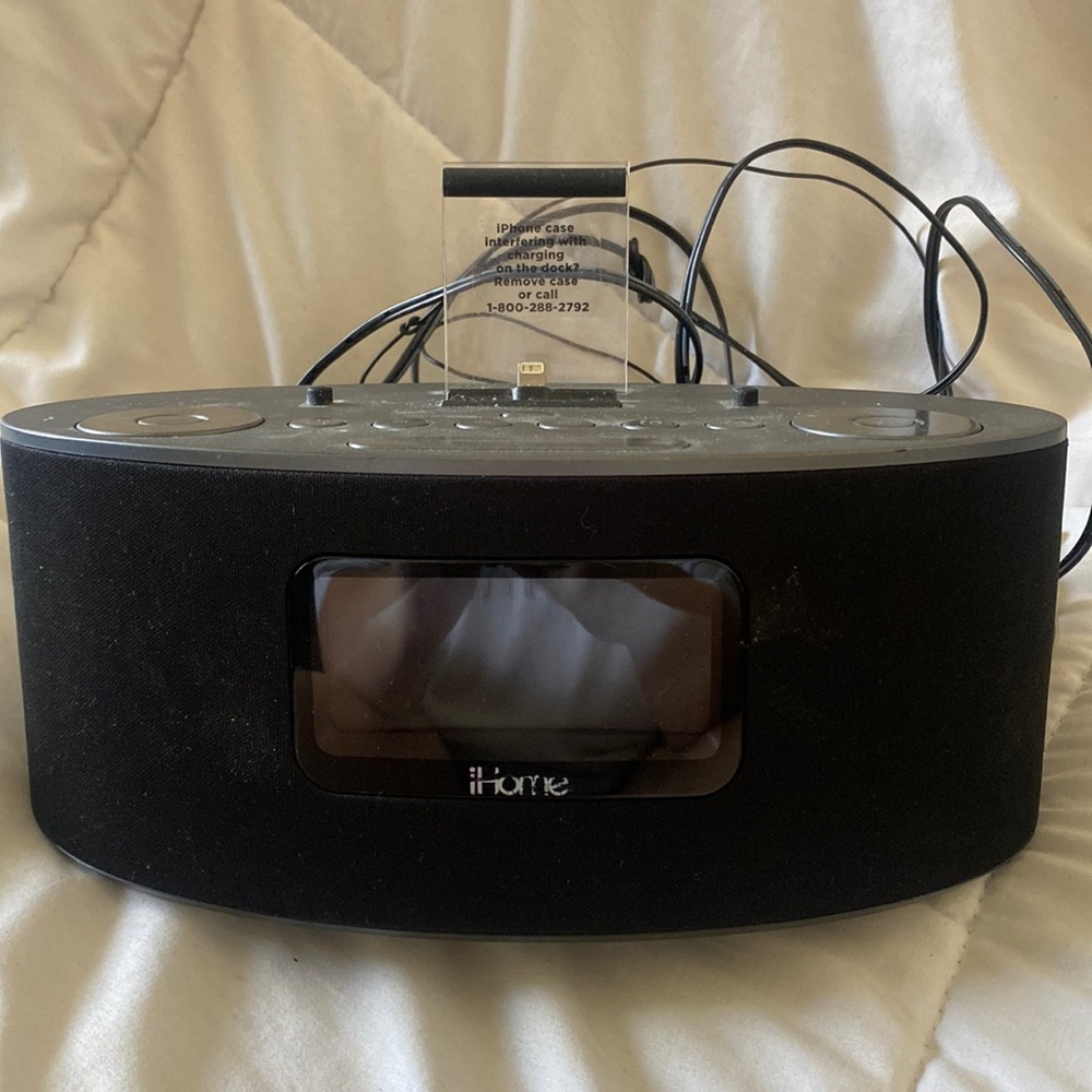 Speaker/ Alarm Clock w charger